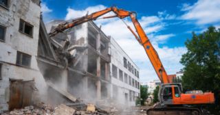 Промышленный демонтаж зданий Сатка, цена от 2991 руб.